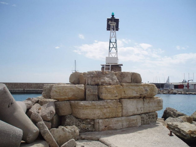 Πειραιάς: Εντοπίστηκε πτώμα ηλικιωμένου στο Μικρολίμανο