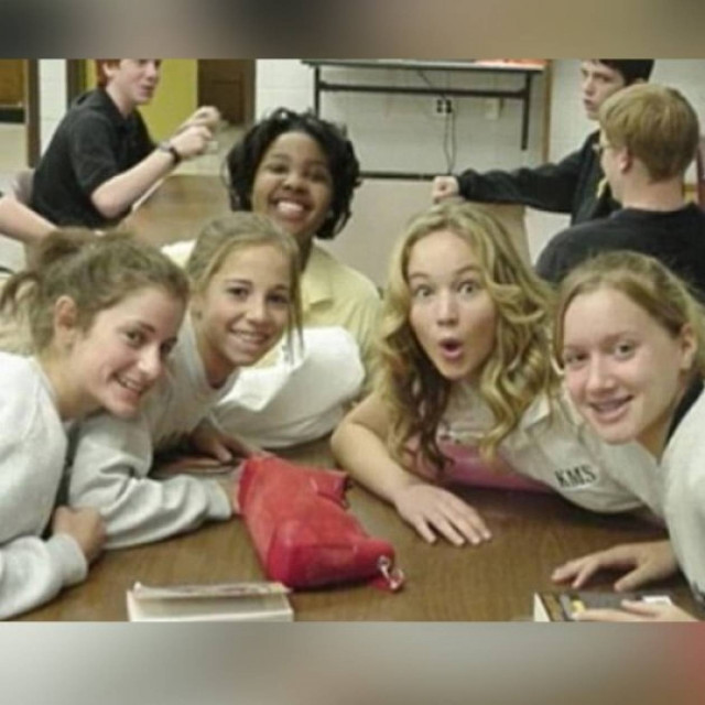 Ένα από τα κορίτσια της παρέας εξελίχθηκε σε superstar!