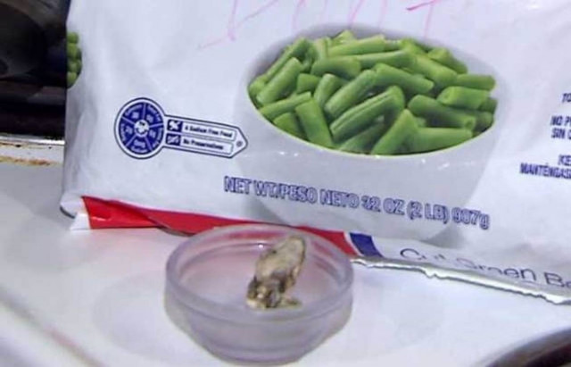 Έπαθε ΣΟΚ με αυτό που βρήκε μέσα σε σακούλα με κατεψυγμένα λαχανικά