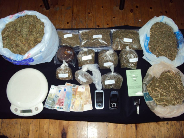 Κυκλοφορούσαν με 1,7 κιλά χασίς