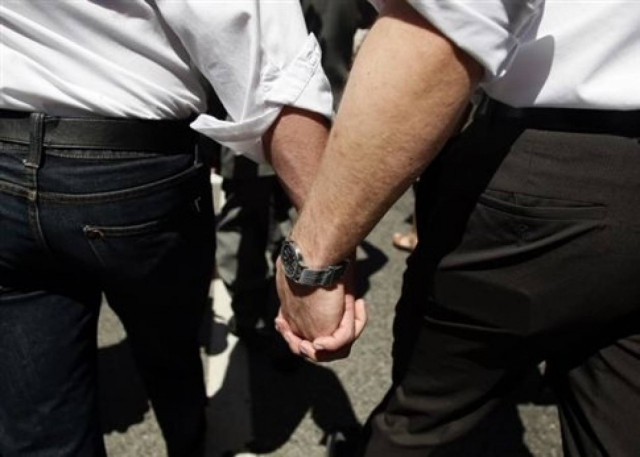 Τροπολογία για ένταξη ομόφυλων ζευγαριών στο σύμφωνο συμβίωσης