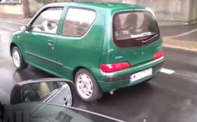 Που πας με το χειρόφρενο...δεμένο;