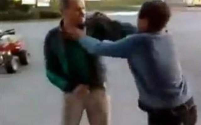 Βίντεο: Ο πιο... επικός καυγάς που έχετε δει ποτέ!