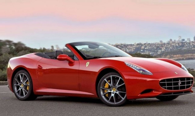 Πατέρας «φτωχής» φοιτήτριας κυκλοφορούσε με Ferrari