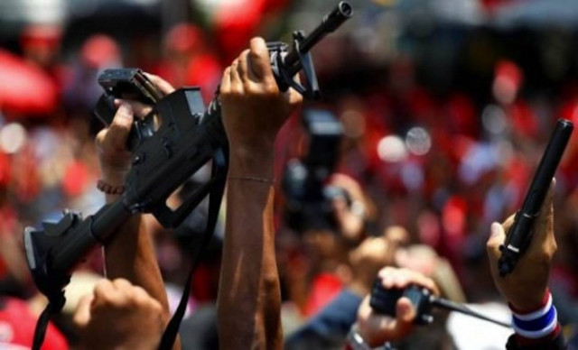 Αιματηρά επεισόδια με έναν νεκρό στην Μπανγκόγκ