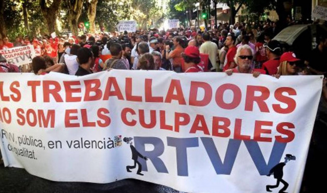 Βαλένθια: Οι εργαζόμενοι του τηλεοπτικού σταθμού εμπόδισαν το κλείσιμο