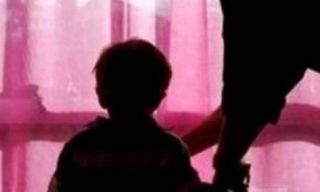 Επέτρεψαν σε παιδόφιλο να υιοθετήσει παιδί