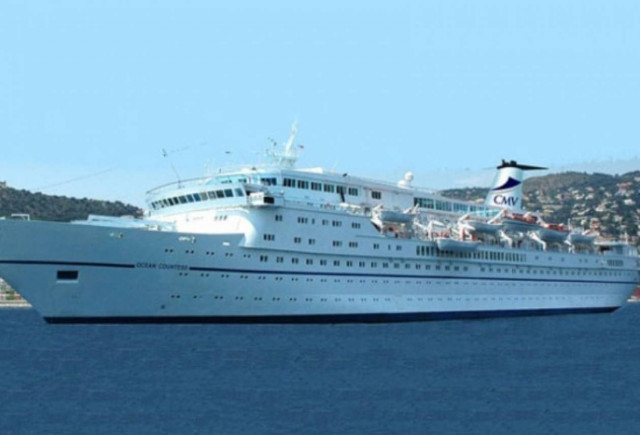 Υπό έλεγχο η φωτιά στο κρουαζιερόπλοιο Ocean Countess