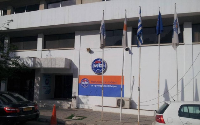 Σε θρίλερ η καταμέτρηση των ψήφων για την προεδρία του ΔΗΚΟ