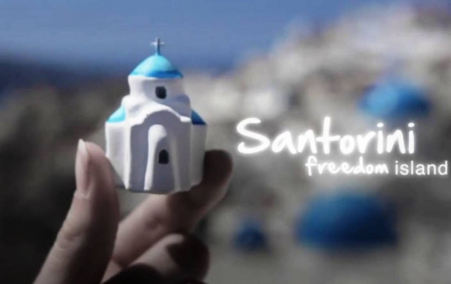 Έλληνας ομογενής διαφημίζει την Σαντορίνη μέσω YouTube (βίντεο)