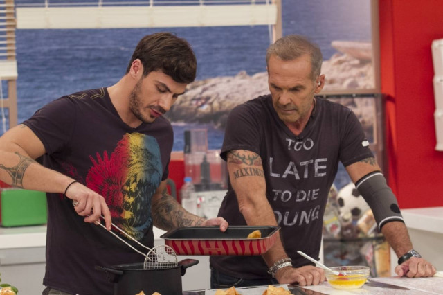 Οι άνδρες βλέπουν τον Πέτρο Κωστόπουλο και το Πρωϊνό Mou