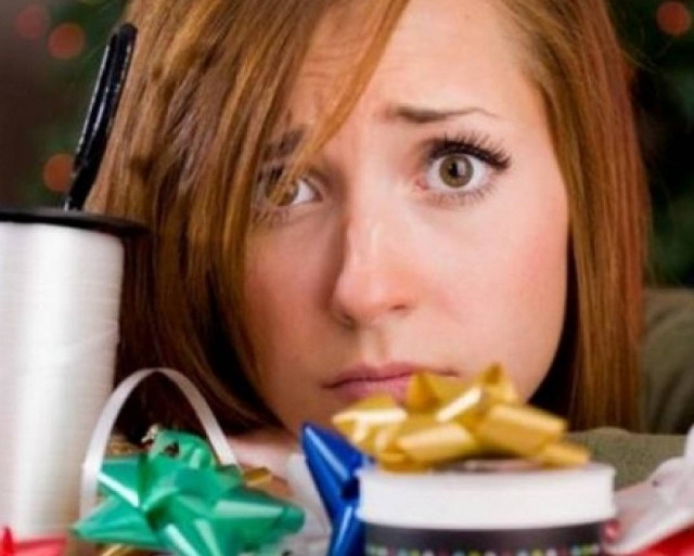 Πέντε λόγοι για τους οποίους είστε μόνη ΚΑΙ αυτά τα Χριστούγεννα