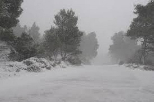 Μόνο με αντιολισθητικές στην Πάρνηθα από το ύψος του τελεφερίκ