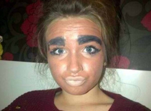 Τα πιο τραγικά μακιγιάζ όλων των εποχών (pics)