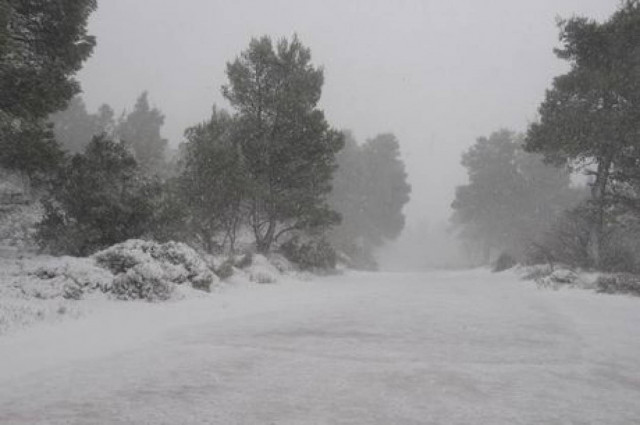 Μαγικές φωτογραφίες από την χιονισμένη Πάρνηθα!