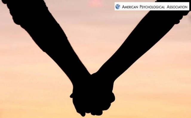 Ο φόβος της μοναξιάς κρατά τις ερωτικές σχέσεις ζωντανές