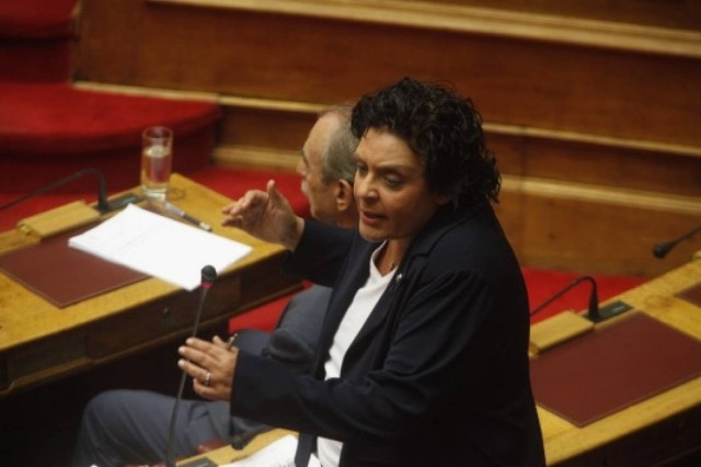 Κανέλλη: Ο προϋπολογισμός μετατρέπει το δημόσιο χρέος σε ιδιωτικό