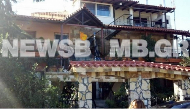 Χρυσή Αυγή: Τι βρήκαν στα σπίτια Ηλιόπουλου, Γερμενή και Μπούκουρα