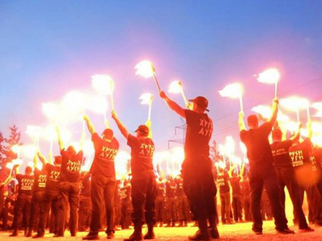 Με αληθινά όπλα εκπαιδεύονταν τα μέλη της Χρυσής Αυγής