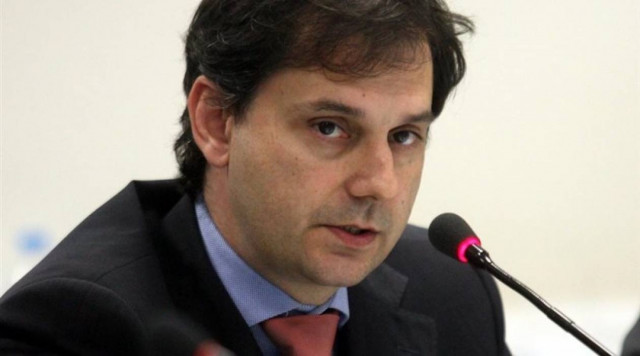 Θεοχάρης: «Θα μπούμε σε τραπεζικούς λογαριασμούς»