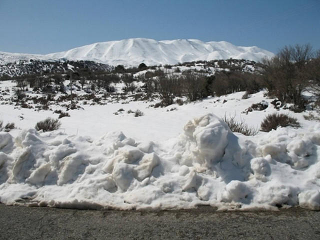 Στα λευκά ο Ψηλορείτης (vid)