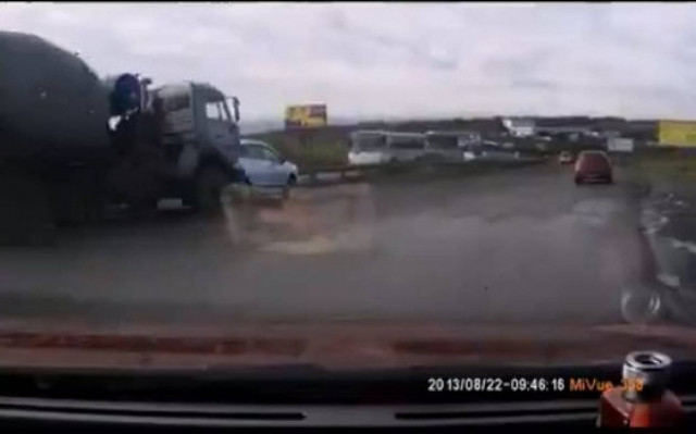 Θες να κάνεις αναστροφή; Πήρες λάθος απόφαση! (βίντεο)