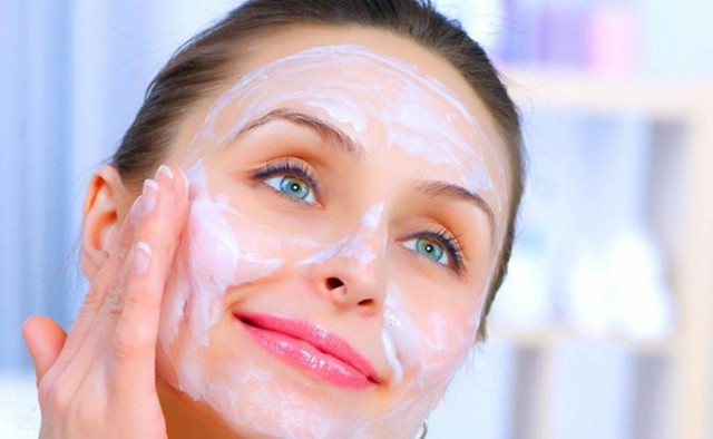 Μάσκα ανανέωσης με γιαούτρι, μέλι και λεβάντα!