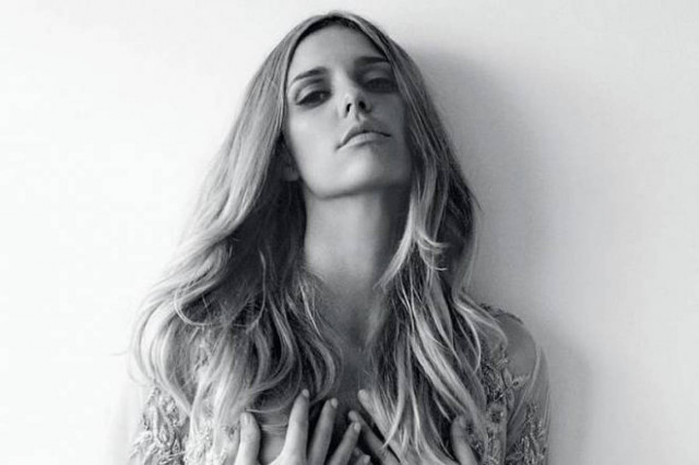 Δείτε την παρουσιάστρια του Μουντιάλ που τρέλανε τον πλανήτη