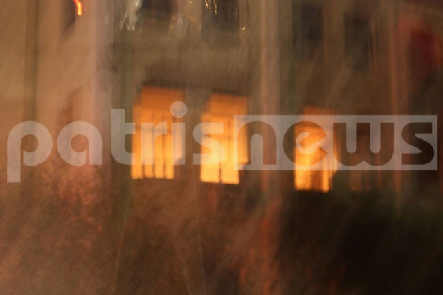 Στις φλόγες μια... πολυθρόνα στο παλιό νοσοκομείο Πύργου