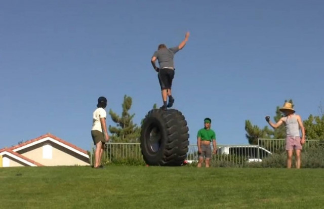 Μην έχεις εμπιστοσύνη πάντα στους φίλους σου... (βίντεο)