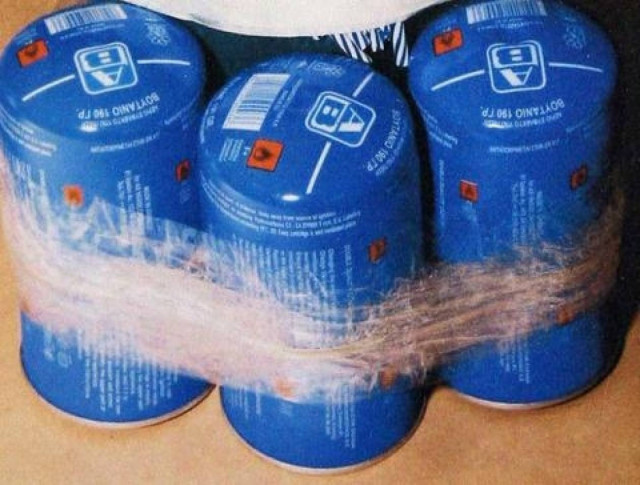 Γκαζάκια σε αντιπροσωπεία αυτοκινήτων στη Ν. Σμύρνη