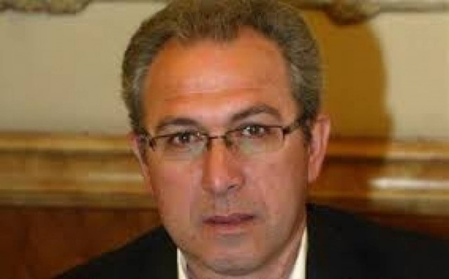 «Γαλάζιο» κους-κους για τη ΔΑΚΕ