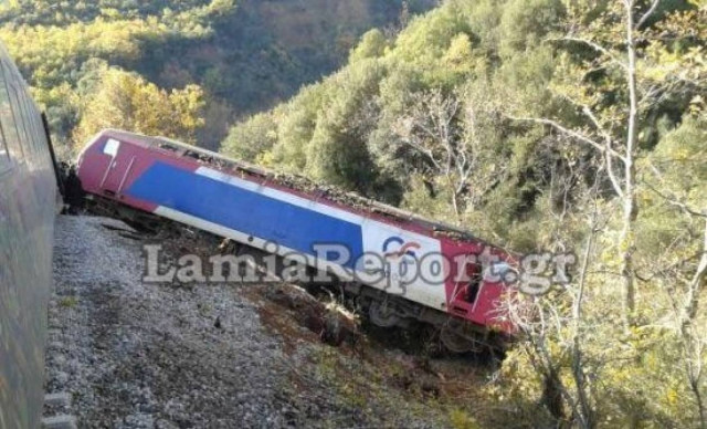Φθιώτιδα: Οι πρώτες εικόνες από τον εκτροχιασμό του τρένου (pics+vid)