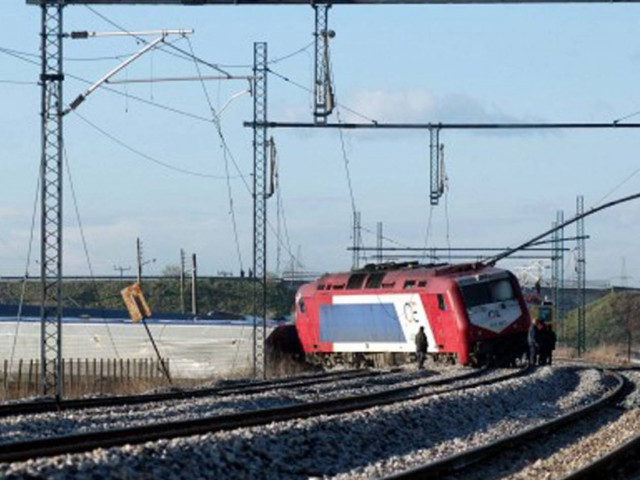 Εκτροχιασμός τρένου με 120 επιβάτες στη Φθιώτιδα