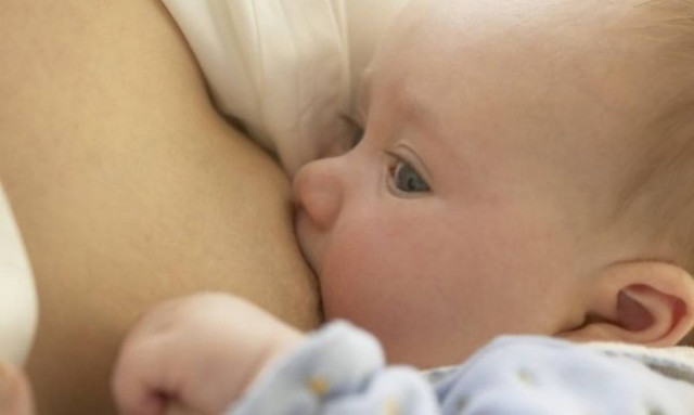 Μεγάλη Βρετανία: Κουπόνια για ψώνια σε όσες γυναίκες θηλάζουν τα μωρά