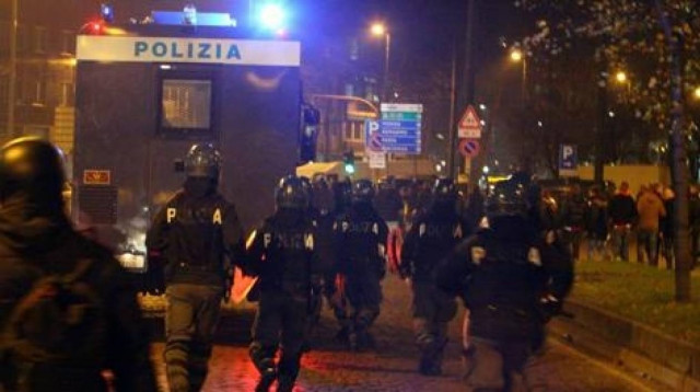 Μιλάνο: Επεισόδια και τραυματίες μεταξύ Ιταλών και Ολλανδών