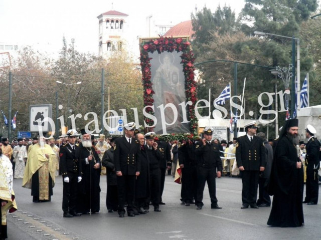 Ο Πειραιάς τίμησε τον Προστάτη - Άγιο Σπυρίδωνα (Pics+video)