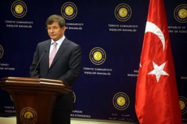 Συγκέντρωση κατά του Νταβούτογλου στην πλατεία Ρηγίλλης