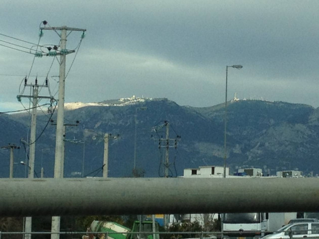 Χιόνια στις κορυφές της Πάρνηθας (pics)