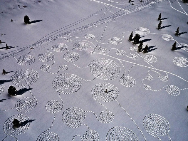 Τέχνη πάνω στο χιόνι... (βίντεο)