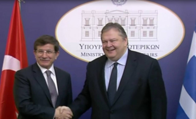 Στο υπουργείο Εξωτερικών ο Αχμέτ Νταβούτογλου (vid)