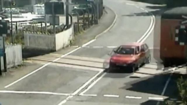 Το φανάρι ήταν κόκκινο... (βίντεο)