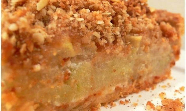 Συνταγή για την πιο εύκολη και γρήγορη μηλόπιτα!