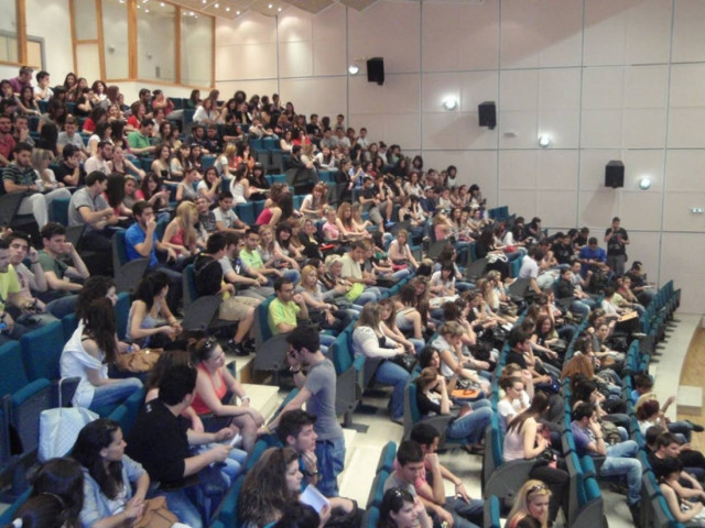 Aντίστροφη μέτρηση για τους «αιώνιους» φοιτητές