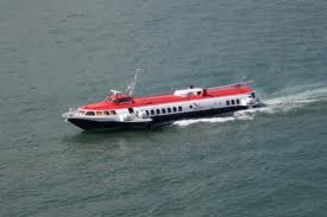 Στον Πειραιά επέστρεψε ιπτάμενο δελφίνι λόγω βλάβης