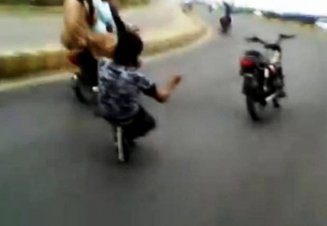 Στο Πακιστάν έχουν φαντασία στα extreme sports... (βίντεο)