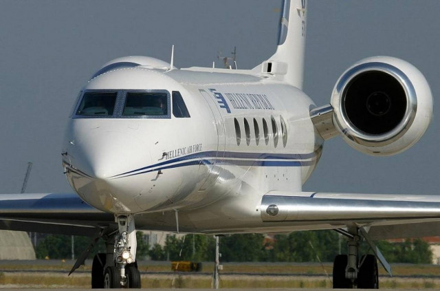 Βλάβη στο πρωθυπουργικό αεροσκάφος-Επέστρεψε στην Ελευσίνα ο Α.Σαμαράς