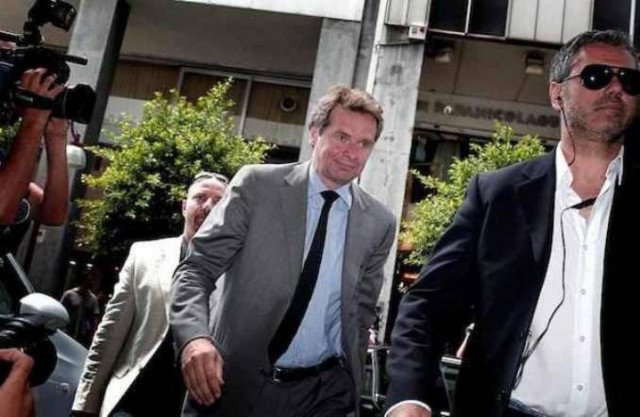 Ξεκίνησε η συνάντηση Στουρνάρα-Τρόικας για τους πλειστηριασμούς