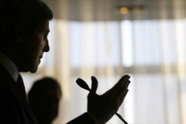 Προειδοποίηση Κέρι προς την Κίνα από τις Φιλιππίνες