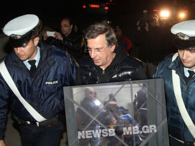 Με χειροπέδες στον εισαγγελέα ο Μιχάλης Λιάπης (pics+vid)